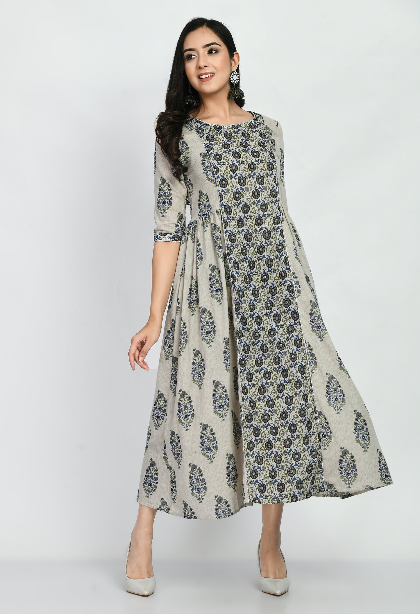 Women Printed Cotton Blend Straight Kurta