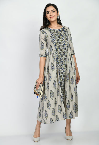 Women Printed Cotton Blend Straight Kurta