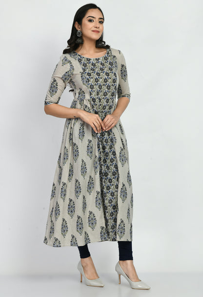 Women Printed Cotton Blend Straight Kurta